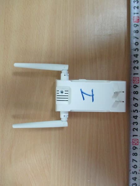 802.11 b/g/n 2.4G Indoor Wireless Smart Repeater (2T2R) - FCC ID VYTLP8696P - Loopcomm Technology,.Inc.