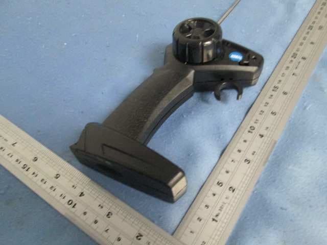 TOY RC MONSTER SPINNING CAR - FCC ID W2MXQ3499TX49MH - XQ ARTS TOYS CO., LTD (2)