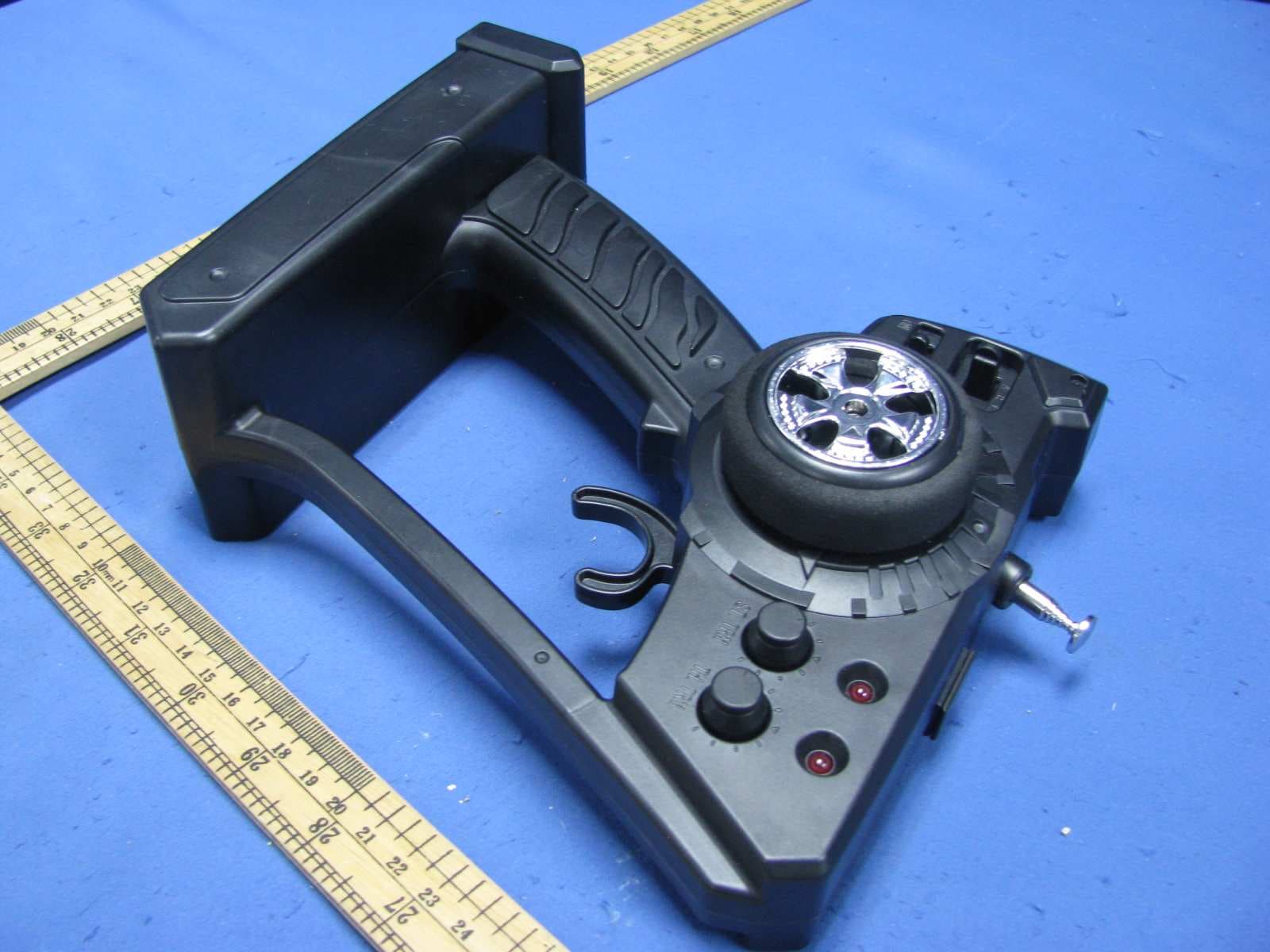 EXTREME MACHINES 1:16 PRO GRADE R/C - FCC ID W2MXQGS16TX49 - XQ ARTS TOYS CO., LTD (3)