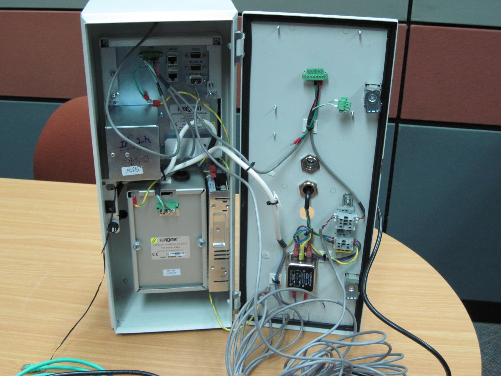 ORPAK SECURE PAYMENT TERMINAL (ORSPT) - FCC ID W8F800926209 - Orpak Systems Ltd. (1)