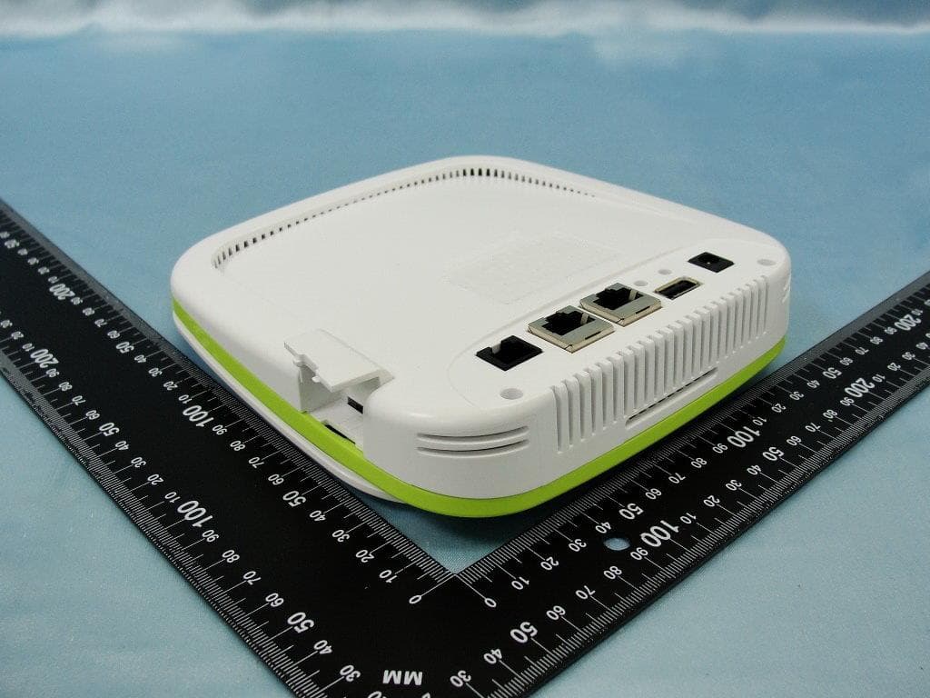 TDD-LTE BAND 41 INDOOR CPE - FCC ID W9V-DT235-GP - Green Packet Berhad, Taiwan (2)