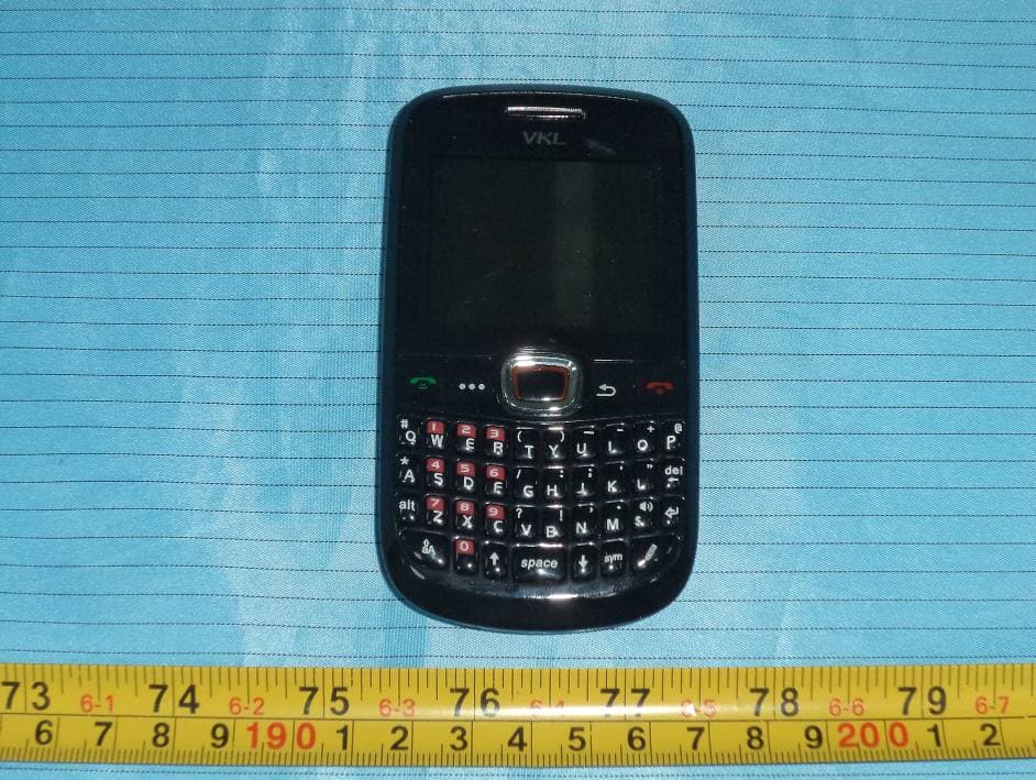 CDMA Mobile Phone - FCC ID WA6CD611 - VeryKool USA Inc