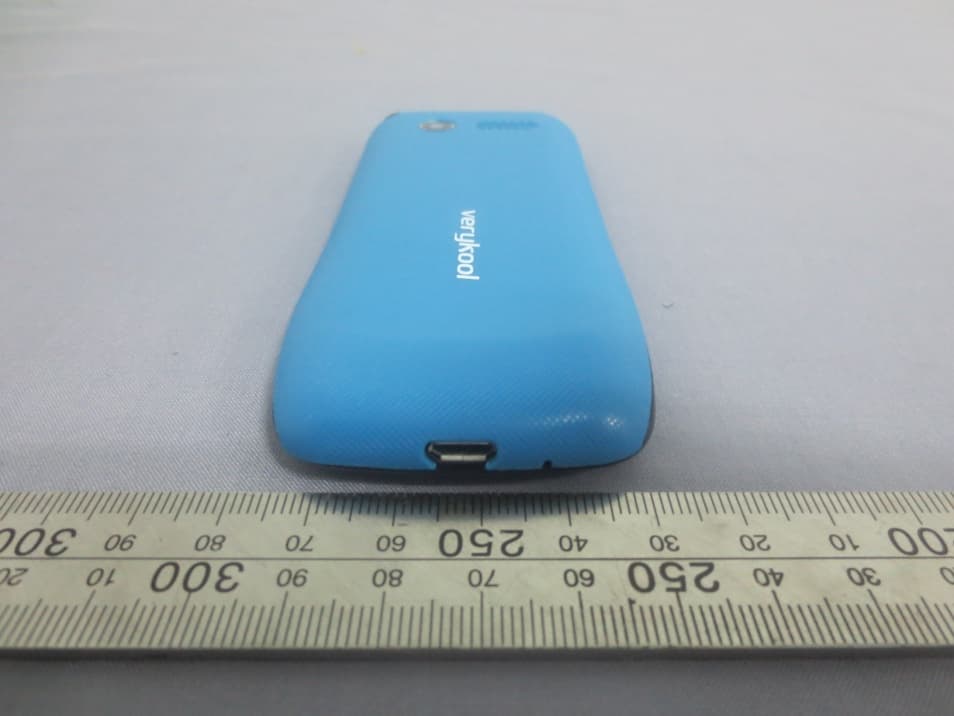 Mobile Phone - FCC ID WA6I240 - VeryKool USA Inc (3)