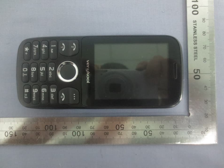 Mobile Phone - FCC ID WA6I240 - VeryKool USA Inc (1)