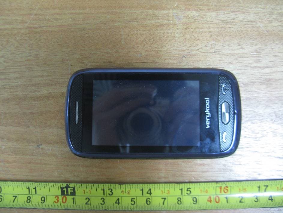 GSM/GPRS Quad-Band Mobile Phone - FCC ID WA6I725 - VeryKool USA Inc (1)