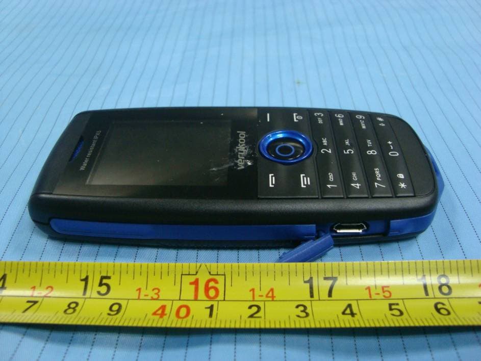 GSM/GPRS Quad-Band Mobile Phone - FCC ID WA6R13 - VeryKool USA Inc (3)
