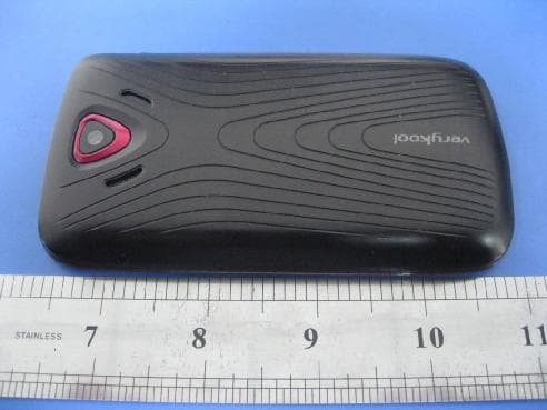 GSM/GPRS Tri-band Mobile Phone - FCC ID WA6R700 - VeryKool USA Inc (1)