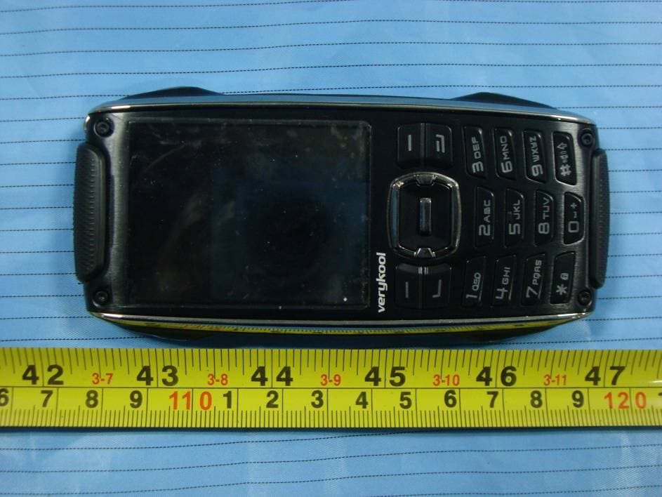 GSM/GPRS Quad-Band Mobile Phone - FCC ID WA6R80 - VeryKool USA Inc (3)