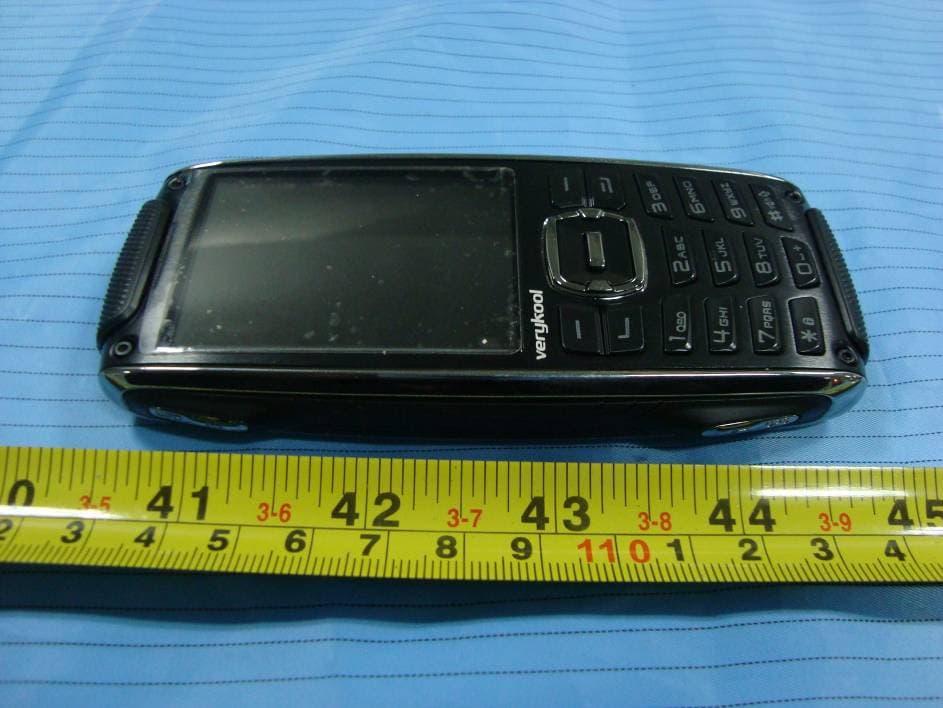 GSM/GPRS Quad-Band Mobile Phone - FCC ID WA6R80 - VeryKool USA Inc (5)