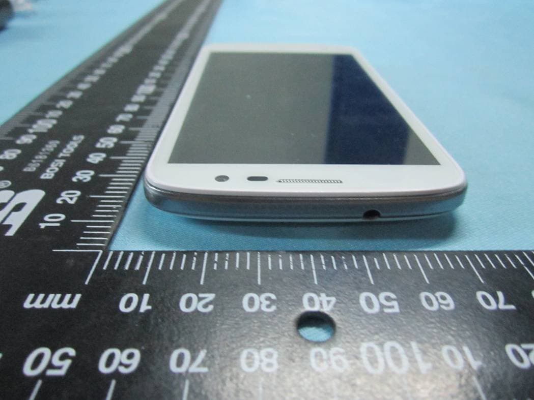Mobile Phone - FCC ID WA6SL5000 - VeryKool USA Inc (4)