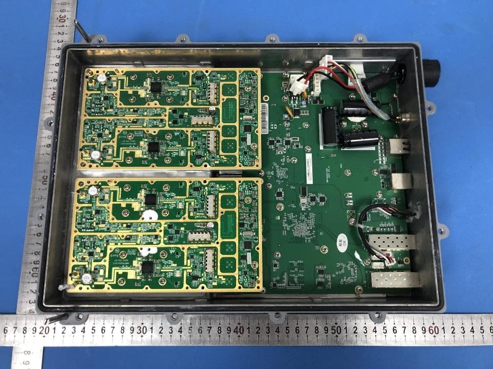 5G Integrated Base Station - FCC ID WBK-RU437041 - BTI Wireless (2)