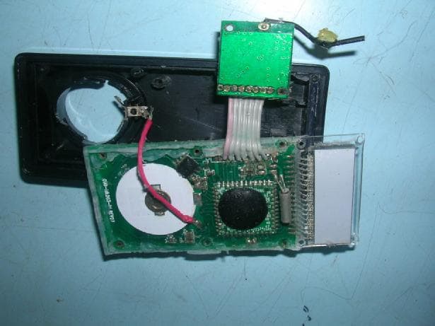 Remote Control Device for Water/Dust Proof MP3/iPod TM Digital Media Locker TM - FCC ID WBQAQPAVRFMPIP - AQUATIC AV (1)