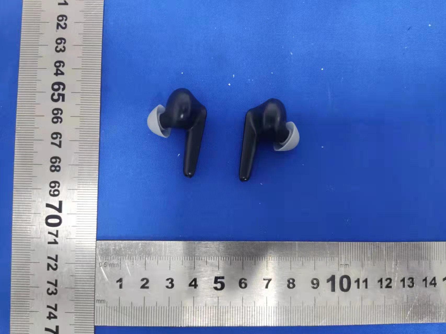 True Wireless Earbuds - FCC ID WC2-P1 - Wonders Technology Co., Ltd.
