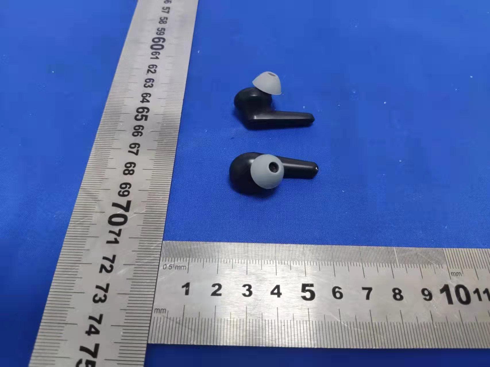 True Wireless Earbuds - FCC ID WC2-P1 - Wonders Technology Co., Ltd. (3)