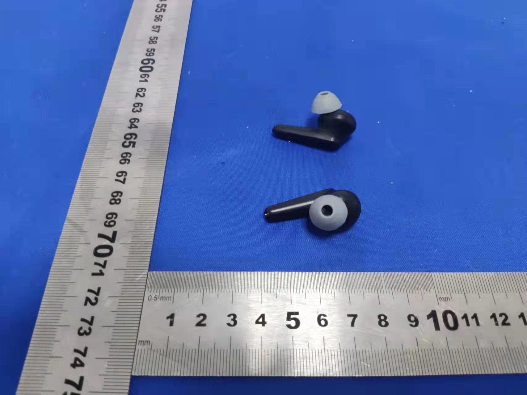 True Wireless Earbuds - FCC ID WC2-P1 - Wonders Technology Co., Ltd. (4)