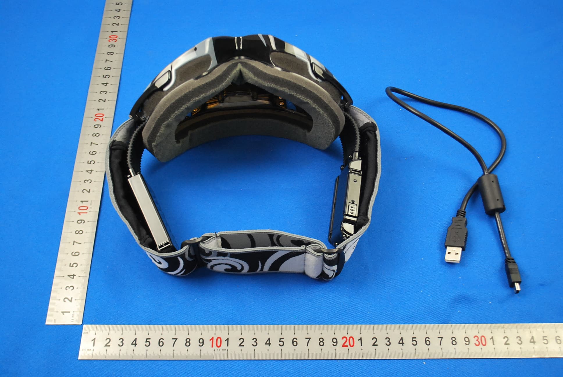 Apex+ Series Snow Goggle 339 - FCC ID WGI-XSC-339 - Liquid Image Co. LLC