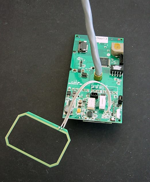 RFID Reader - FCC ID WIWAR402 - e-DATA GmbH (2)