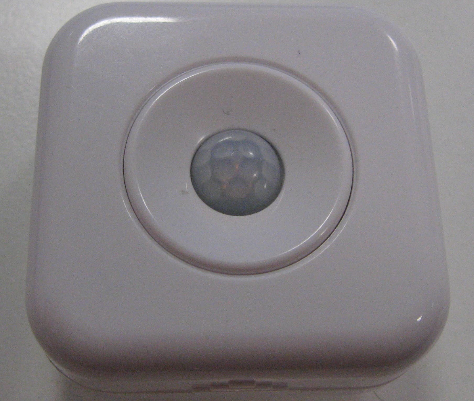 Wireless Motion Detector - FCC ID WJHMD12 - Centrica Hive Limited