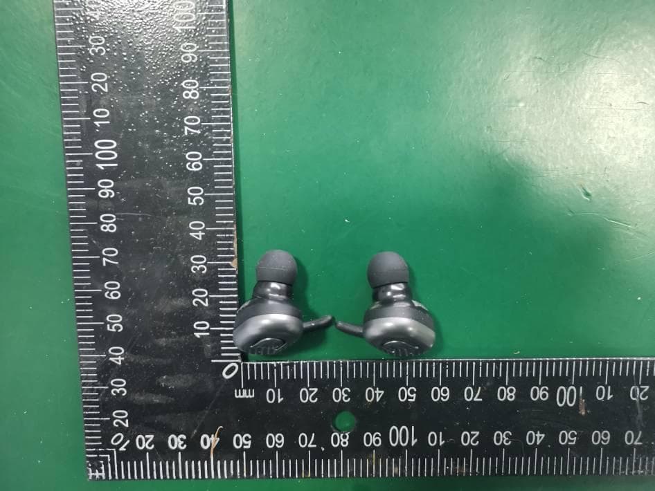 Bass 13 BT TWS Earbuds - FCC ID WKA-1352 - MAXELL CORPORATION OF AMERICA (3)