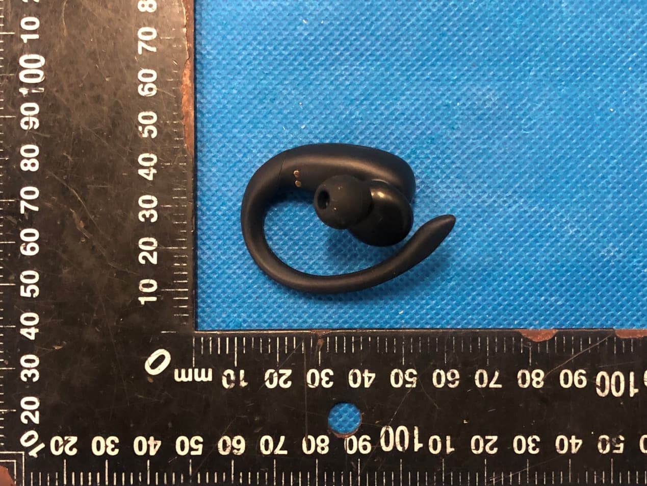 TURE WIRELESS EARHOOKS - FCC ID WKA-ER-TW - MAXELL CORPORATION OF AMERICA (3)