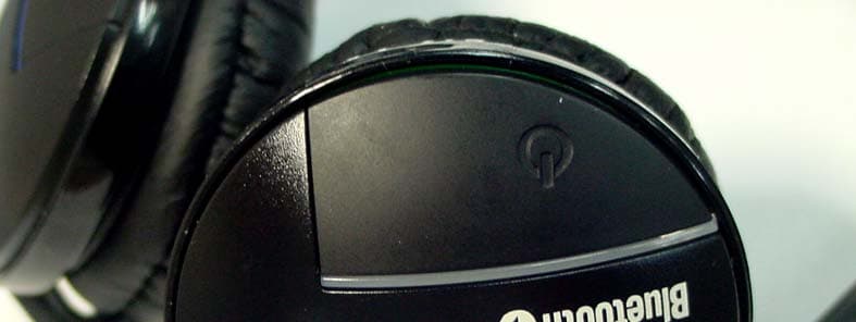 FHSS SPREAD SPECTRUM DEVICE (BLUETOOTH STEREO HEADSET) - FCC ID WM5UNB-2000 - UNEEDS Commerce Co.,Ltd.