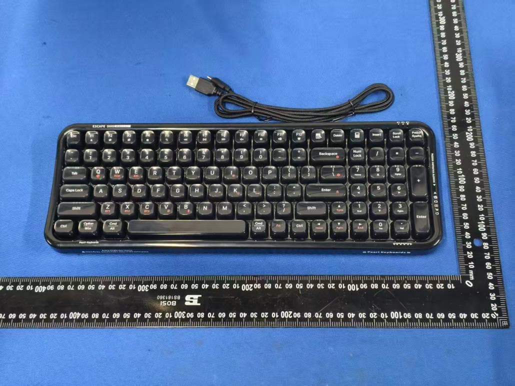 BT/2.4G/Wired/RGB Backlit Keyboard - FCC ID WOX-SK-732CTM - Shenzhen SQT Electronics Co., Ltd.