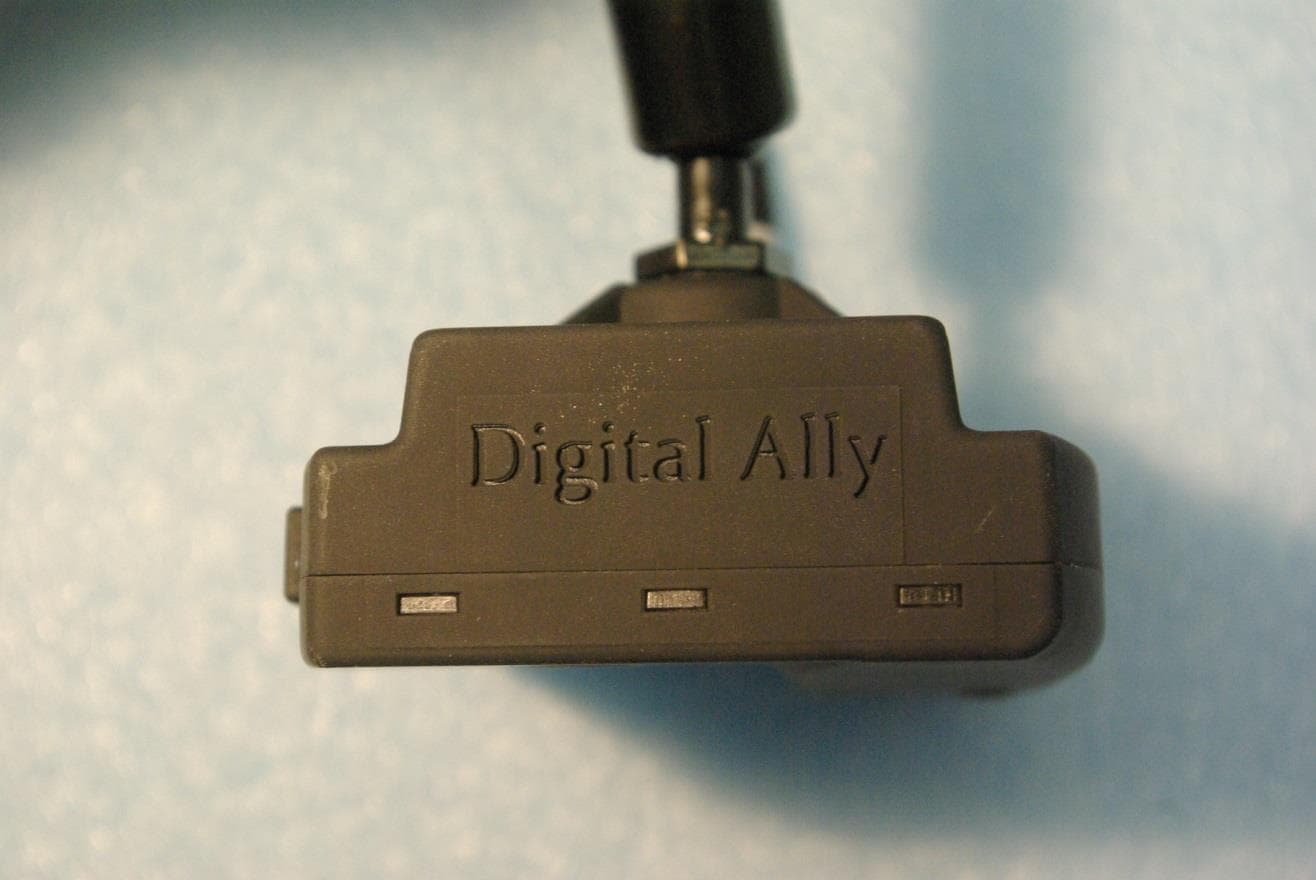 2.4 GHz Digital Transmission System - FCC ID WPZ-MICROVU - Digital Ally, Inc. (4)
