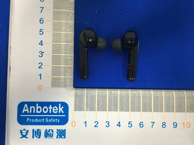 Bluetooth earphone - FCC ID WSG-BH024 - SKY WING Communication Electronics Co.,Ltd (3)
