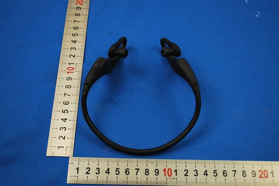 Bluetooth Headset - FCC ID WSGEM510 - SKY WING Communication Electronics Co.,Ltd (2)