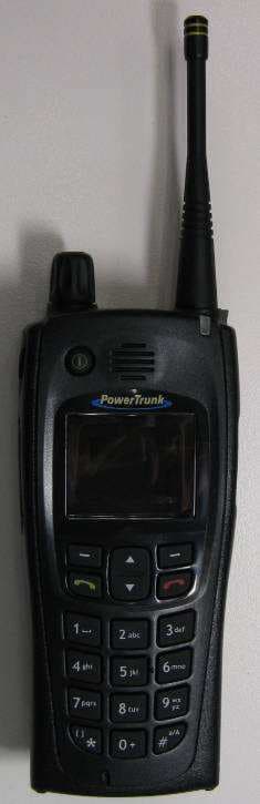 Licensed Non-Broadcast Transmitter Held to Face - FCC ID WT7PTRKTHTT500800 - Teltronic S.A.U.