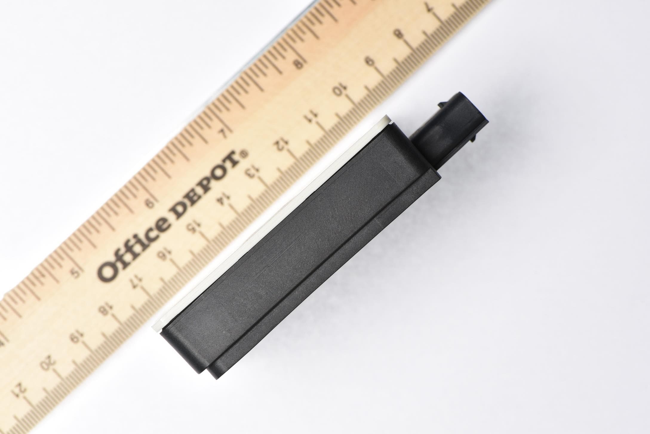 77 GHz CRN Radar Sensor - FCC ID WU877V125CRN - Magna Electronics, LLC (3)