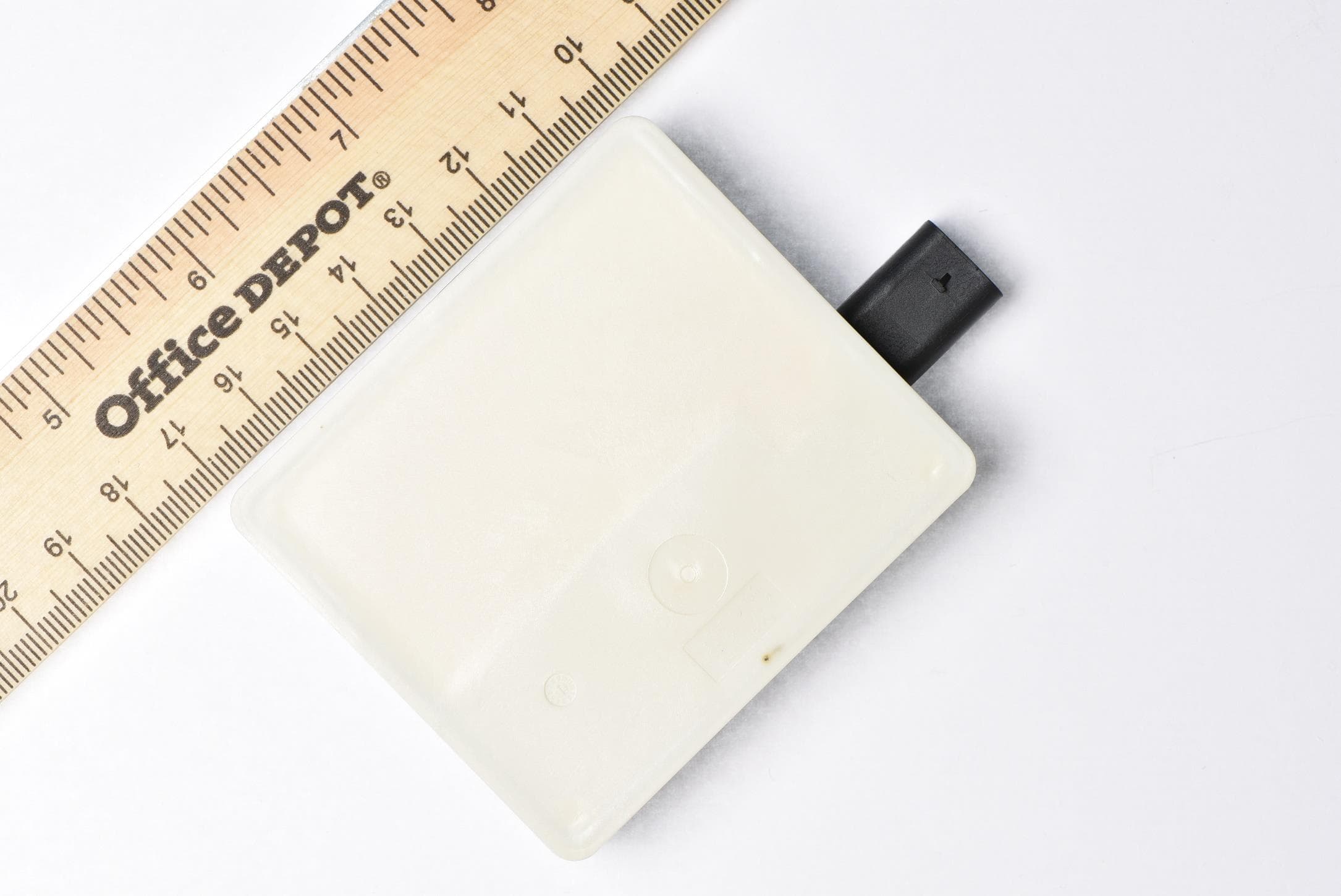 77 GHz CRN Radar Sensor - FCC ID WU877V125CRN - Magna Electronics, LLC