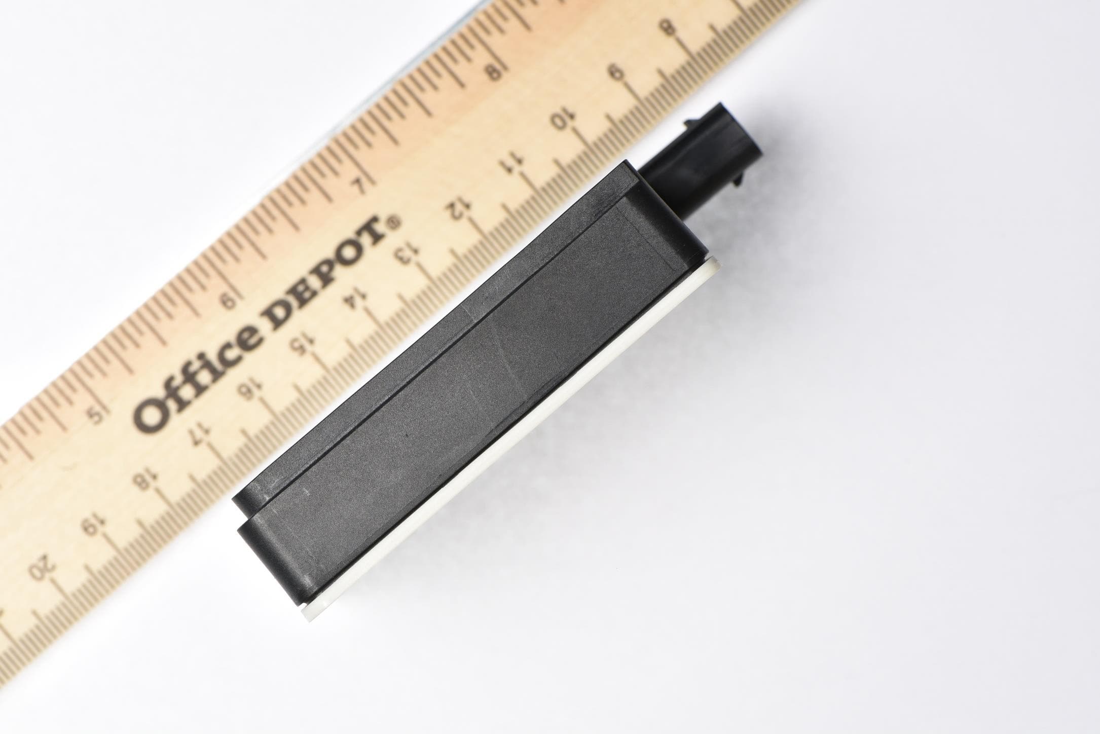 77 GHz CRN Radar Sensor - FCC ID WU877V125CRN - Magna Electronics, LLC (2)