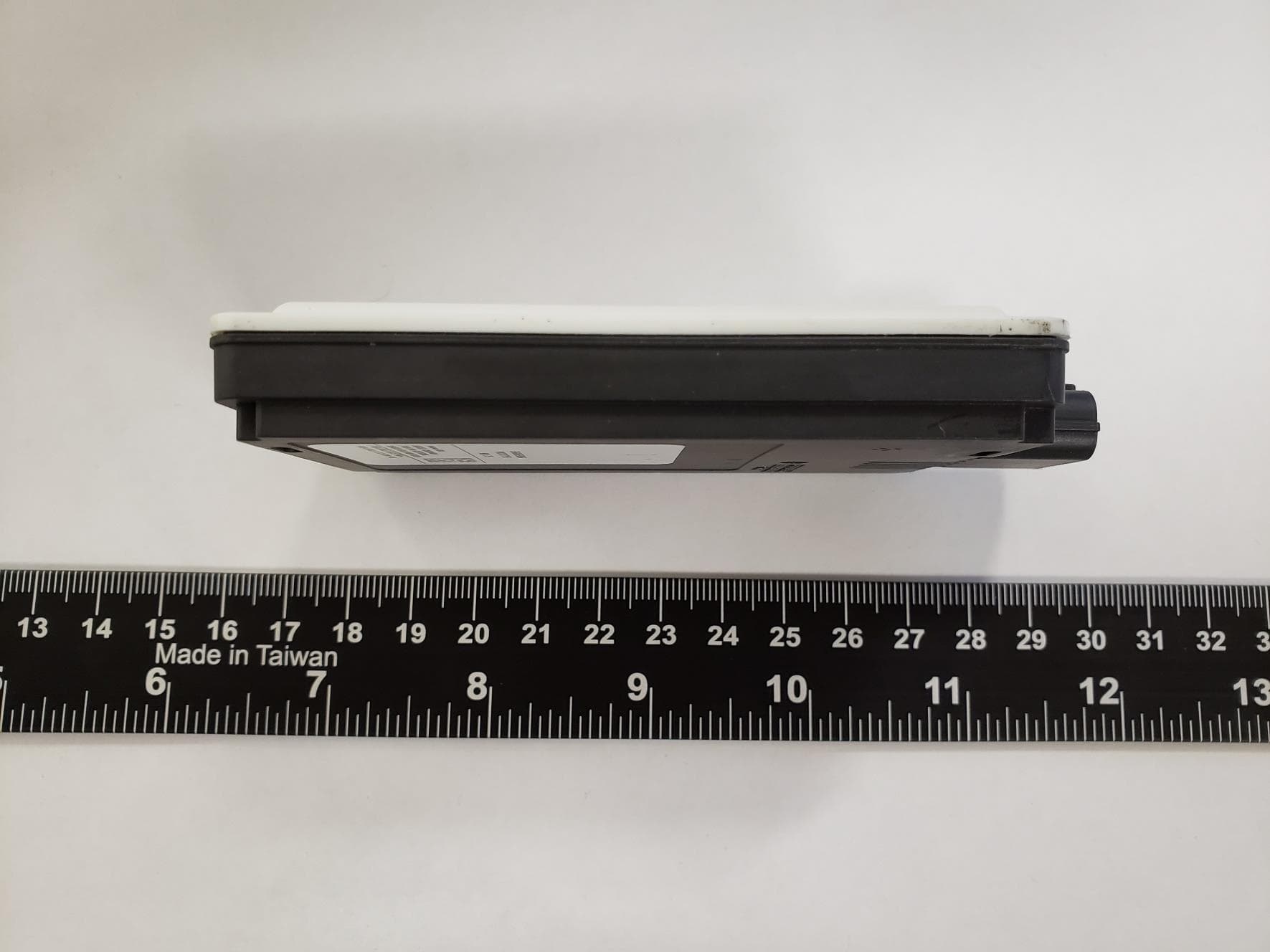 24 GHz SRS Radar Sensor - FCC ID WU8NB24G175V3 - Magna Electronics, LLC (4)