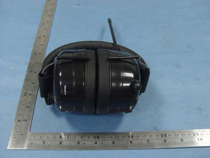 AM/FM Radio Headset with BT and Aux-in Jack - FCC ID WYQ-BTH5S2 - SPECIALTHING INTERNATIONAL CO, LTD (3)
