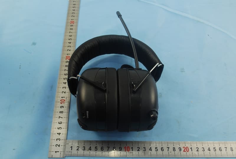 Professional AM/FM Radio with BT and Aux-in Jack - FCC ID WYQ-BTHP5S - SPECIALTHING INTERNATIONAL CO, LTD (3)