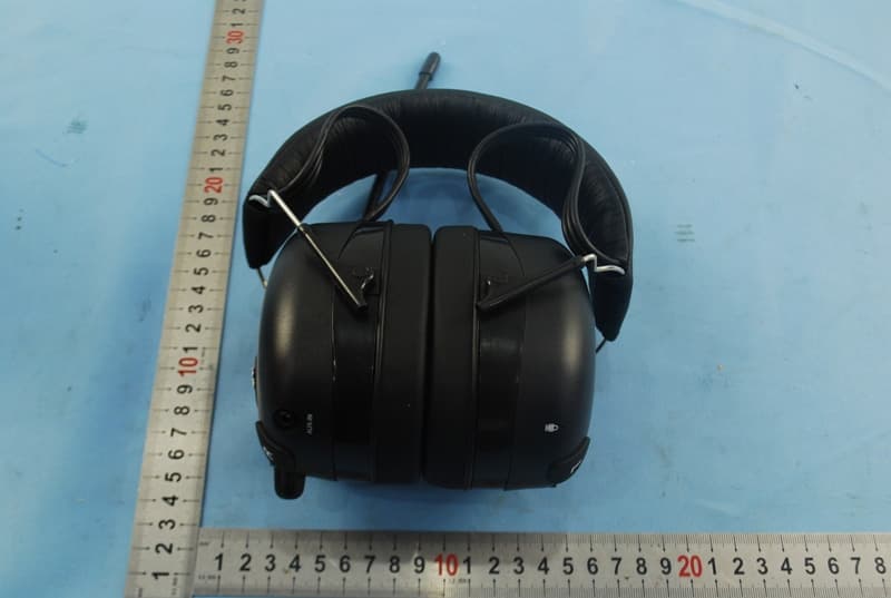 Professional AM/FM Radio with BT and Aux-in Jack - FCC ID WYQ-BTHP5S - SPECIALTHING INTERNATIONAL CO, LTD (2)
