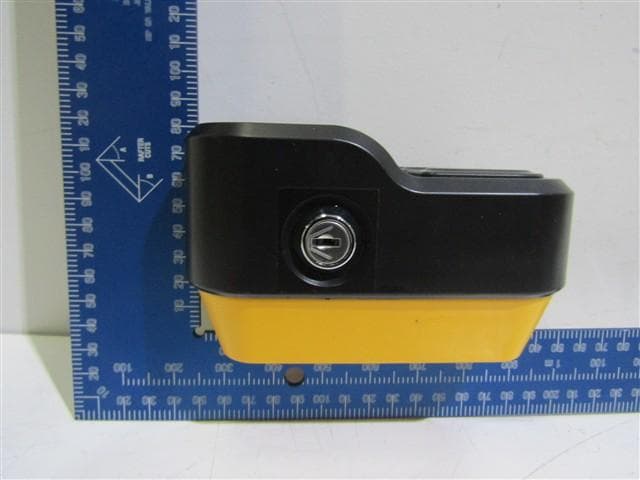 Wall-mounted wireless transmitter (wall console). - FCC ID X4K-CCW03103 - Automatic Technology (Australia) Pty. Ltd. (2)