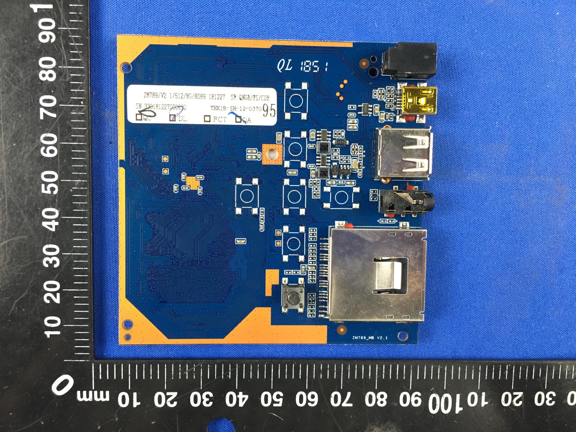 WiFi photo frame - FCC ID X4YHAPF600 - NEXXT SOLUTIONS (2)