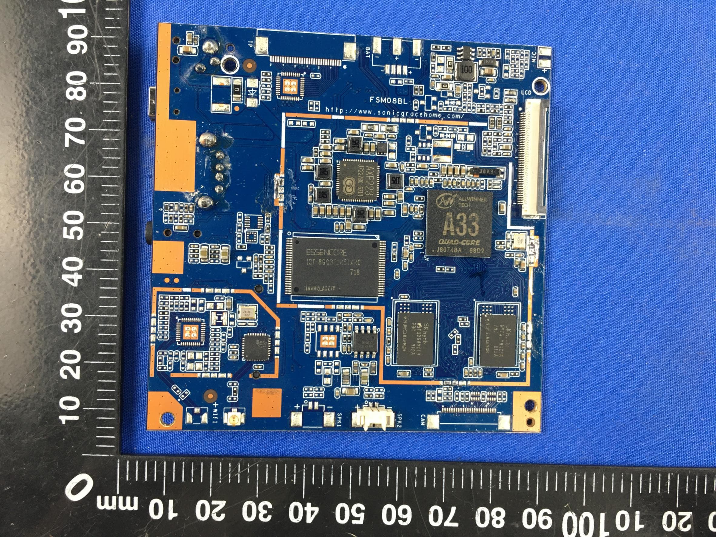 WiFi photo frame - FCC ID X4YHAPF600 - NEXXT SOLUTIONS