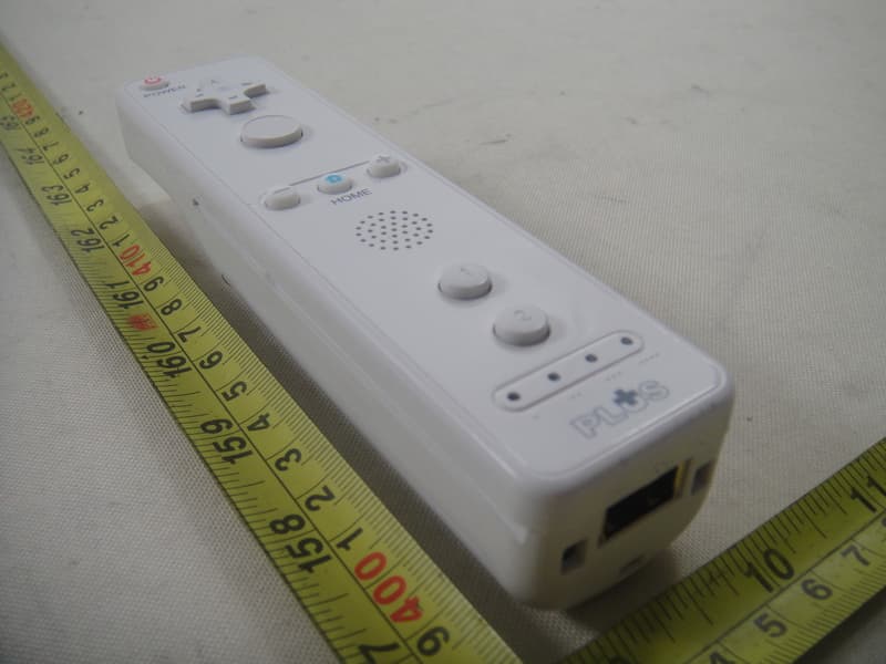 Wii Remote - FCC ID X5B-BB7649A - Performance Designed Products, LLC (2)