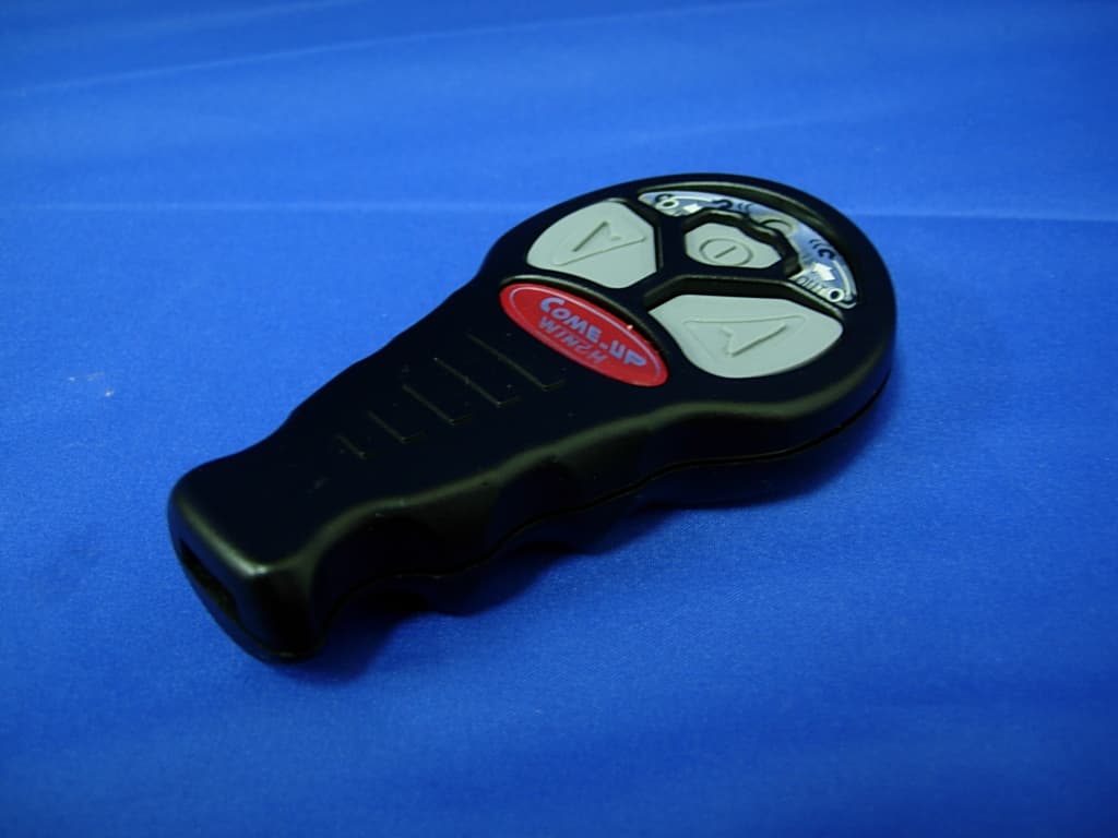 WIRELESS REMOTE CONTROL - FCC ID X96881102 - Comeup Industries Inc. (2)
