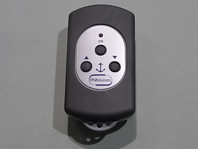 Radiocontrol 2/4 channels for windlass or thrusters control - FCC ID X97KMZ - Mz Electronic s.r.l. (1)