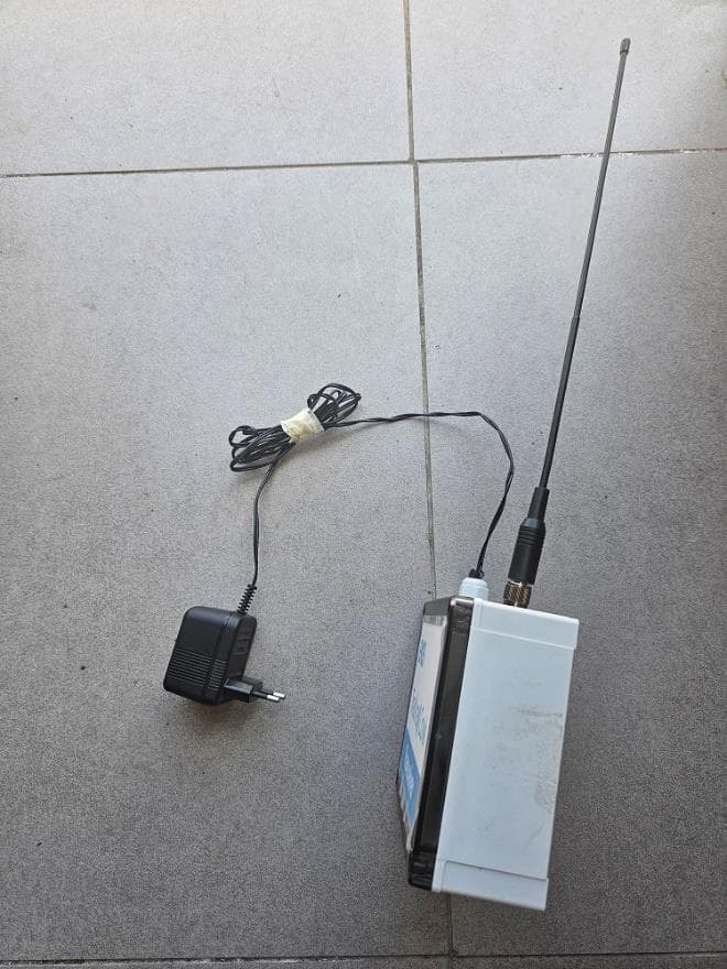 Radio repeater (V2.00) intended to be used for receiving and transmitting the cow tag signal - FCC ID XBL-TRANSCEIVER - E.N.G.S Systems Ltd. (2)