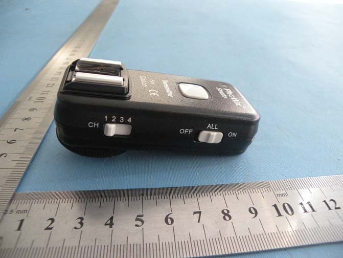 Phottix Strato 2.4GHz Wire/Wireless 4 in 1 Trigger - FCC ID XBYSTRATO - Shenzhen Fudasi Technology Co., Ltd. (4)