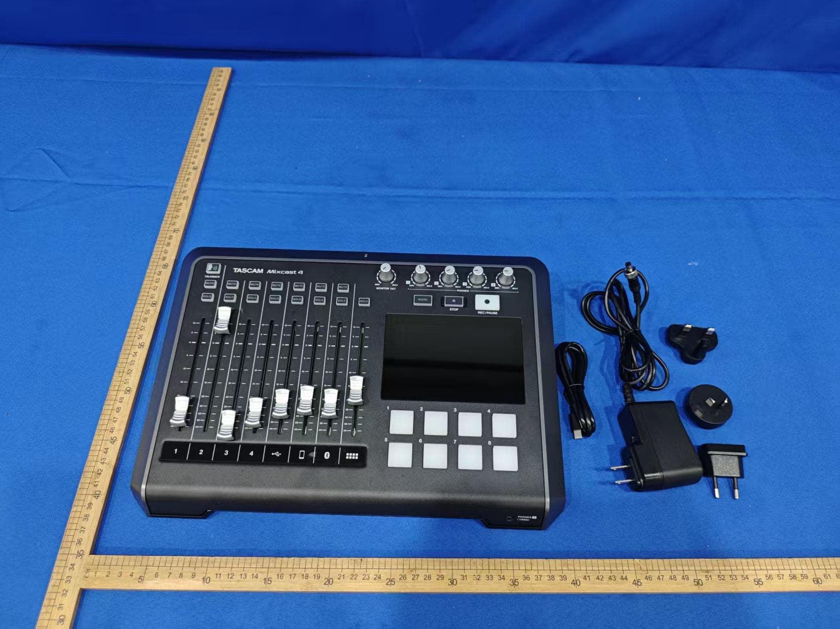 Podcast Recording Console - FCC ID XEG-MIXCAST4 - TEAC Corporation (2)