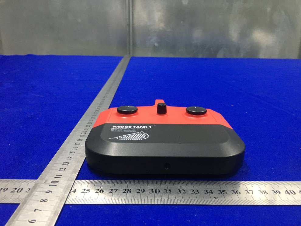 Toy RC Battle Track 2pk - FCC ID XHT-1014430-TX - Guangdong Yinrun Industry Co., LTD. (4)