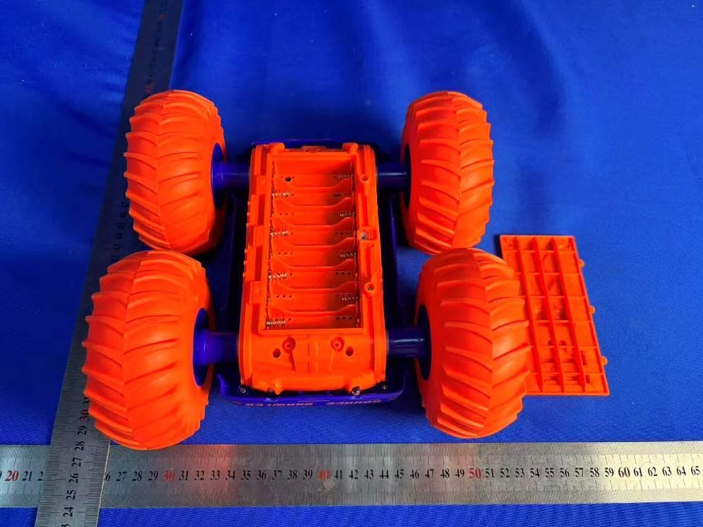 Toy RC Bounce Brawler - FCC ID XHT-8240-01 - Guangdong Yinrun Industry Co., LTD. (4)