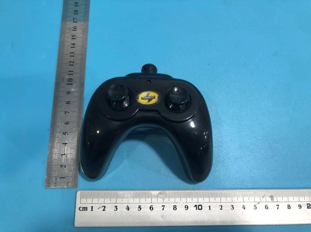 Mini Monster Spinning Car - FCC ID XHT10031-32TG - Guangdong Yinrun Industry Co., LTD. (5)