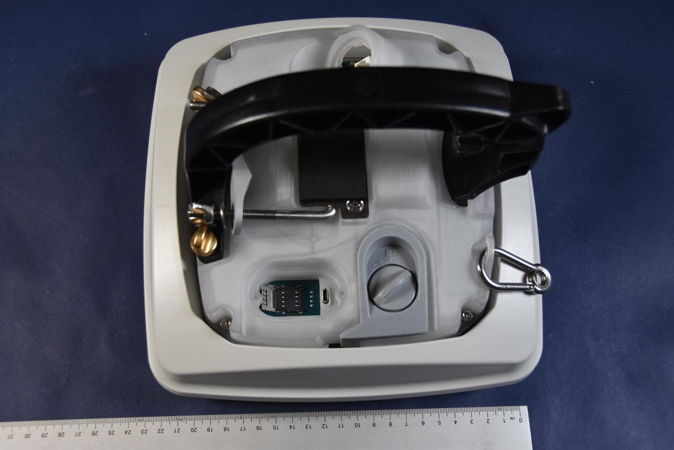 Handheld LTE Router - FCC ID XIA-CFW2172 - NetComm Wireless Pty Ltd (5)